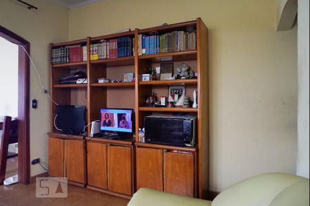 Casa à venda com 250m², 3 quartos e 6 vagasSala de TV