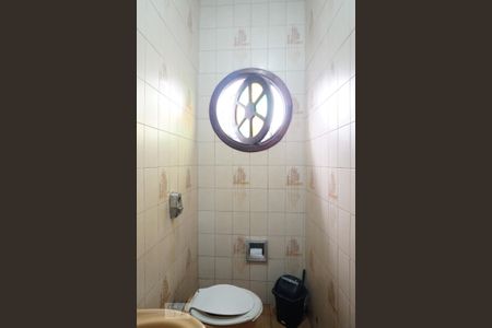 Casa à venda com 250m², 3 quartos e 6 vagasLavabo