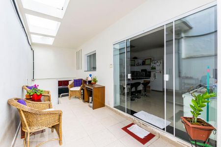 Casa à venda com 336m², 5 quartos e 3 vagasQuintal