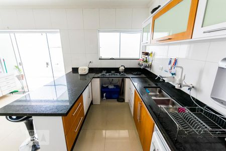 Casa à venda com 336m², 5 quartos e 3 vagasCozinha