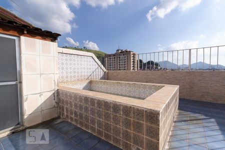 Apartamento à venda com 116m², 2 quartos e 1 vaga Apartamento à venda com 116m², 2 quartos e 1 vagaPiscina