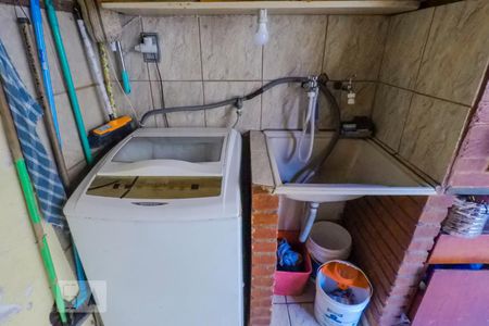 Casa à venda com 170m², 3 quartos e 2 vagasLavanderia