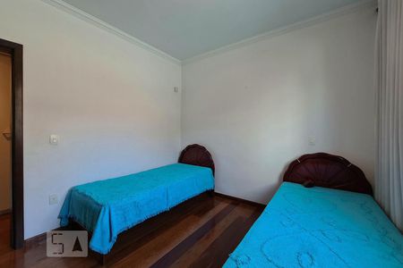 Casa à venda com 100m², 4 quartos e 11 vagasSuíte 2