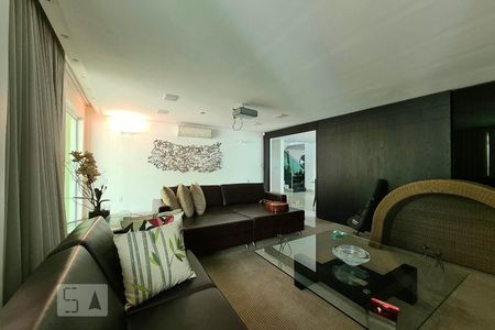 Casa à venda com 100m², 4 quartos e 11 vagasSala 2