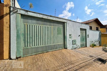 Casa à venda com 100m², 4 quartos e 11 vagasFachada