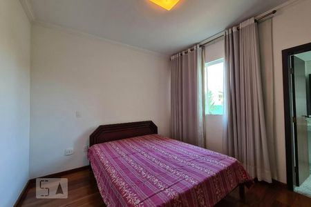 Casa à venda com 100m², 4 quartos e 11 vagasSuíte 3