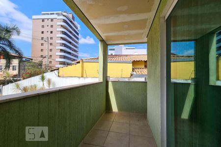 Casa à venda com 100m², 4 quartos e 11 vagasVaranda Suíte 1