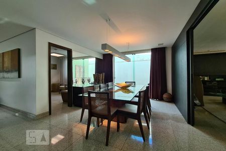 Casa à venda com 100m², 4 quartos e 11 vagasCopa