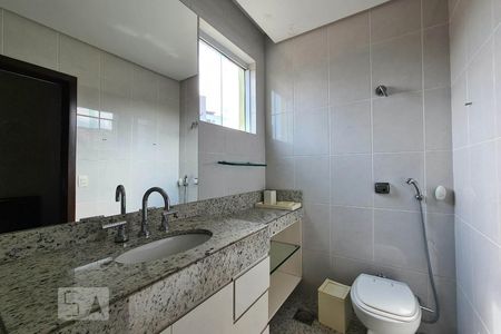 Casa à venda com 100m², 4 quartos e 11 vagasBanheiro Suíte 4