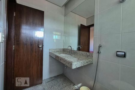Casa à venda com 100m², 4 quartos e 11 vagasBanheiro Suíte 3