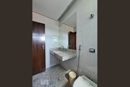 Casa à venda com 100m², 4 quartos e 11 vagasBanheiro Suíte 3