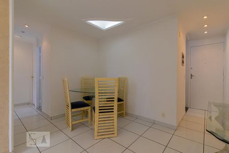 Sala de apartamento para alugar com 2 quartos, 60m² em Jardim Santa Emília, São Paulo