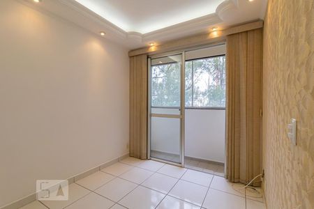 Sala de apartamento para alugar com 2 quartos, 60m² em Jardim Santa Emília, São Paulo
