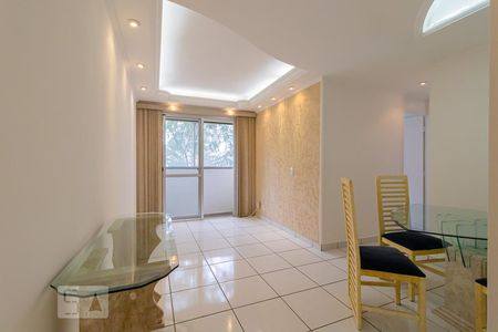 Sala de apartamento para alugar com 2 quartos, 60m² em Jardim Santa Emília, São Paulo