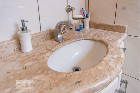 Casa à venda com 194m², 4 quartos e 3 vagas Casa à venda com 194m², 4 quartos e 3 vagasPia