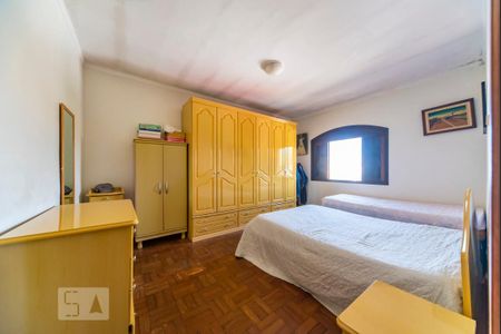 Casa à venda com 194m², 4 quartos e 3 vagas Casa à venda com 194m², 4 quartos e 3 vagasQuarto 1