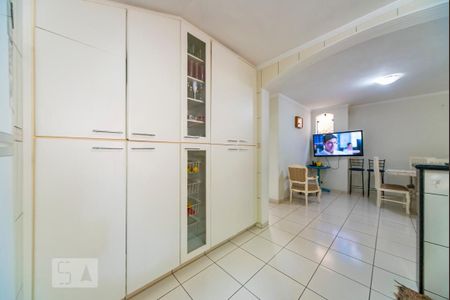 Casa à venda com 194m², 4 quartos e 3 vagas Casa à venda com 194m², 4 quartos e 3 vagasCozinha