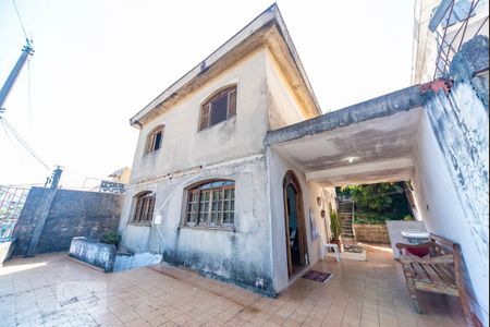 Casa à venda com 194m², 4 quartos e 3 vagas Casa à venda com 194m², 4 quartos e 3 vagasFachada