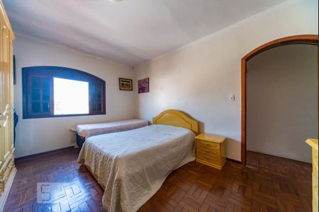 Casa à venda com 194m², 4 quartos e 3 vagas Casa à venda com 194m², 4 quartos e 3 vagasQuarto 1