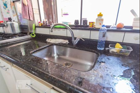 Casa à venda com 194m², 4 quartos e 3 vagas Casa à venda com 194m², 4 quartos e 3 vagasPia