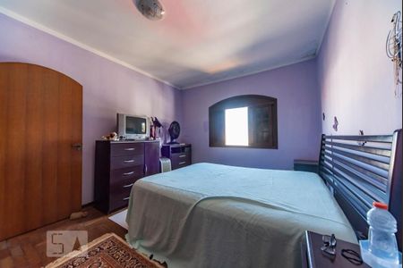 Casa à venda com 194m², 4 quartos e 3 vagas Casa à venda com 194m², 4 quartos e 3 vagasQuarto 2