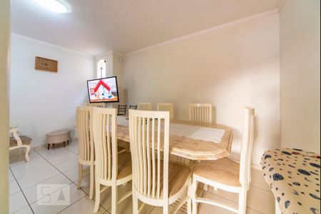 Casa à venda com 194m², 4 quartos e 3 vagas Casa à venda com 194m², 4 quartos e 3 vagasCopa