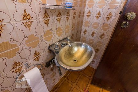 Casa à venda com 250m², 5 quartos e 5 vagasBanheiro Suite 2