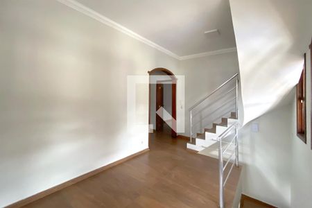 Hall da Escada de casa para alugar com 3 quartos, 360m² em Fernão Dias, Belo Horizonte