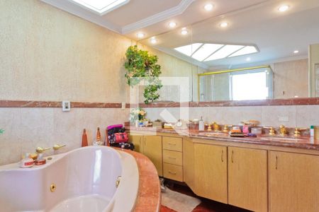 Apartamento à venda com 150m², 3 quartos e 2 vagas Apartamento à venda com 150m², 3 quartos e 2 vagasBanheiro da Suíte