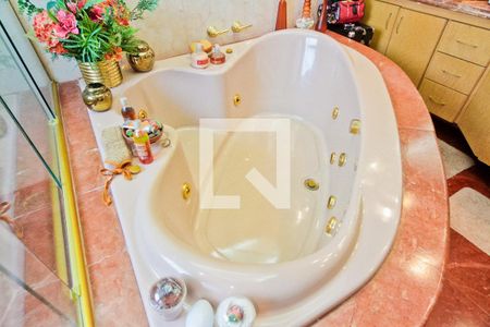 Apartamento à venda com 150m², 3 quartos e 2 vagas Apartamento à venda com 150m², 3 quartos e 2 vagasBanheiro da Suíte