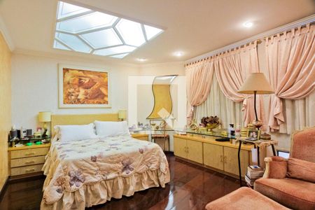 Apartamento à venda com 150m², 3 quartos e 2 vagas Apartamento à venda com 150m², 3 quartos e 2 vagasSuíte