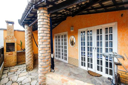 Casa de condomínio à venda com 300m², 5 quartos e 1 vaga Casa de condomínio à venda com 300m², 5 quartos e 1 vagaÁrea externa