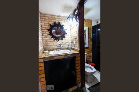 Casa de condomínio à venda com 300m², 5 quartos e 1 vaga Casa de condomínio à venda com 300m², 5 quartos e 1 vagaBanheiro