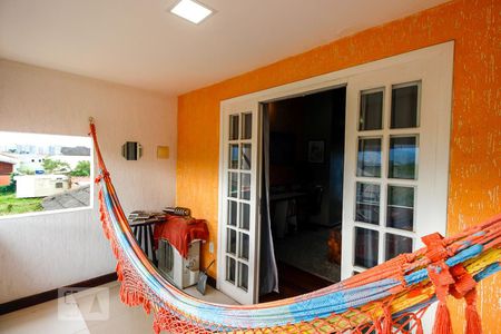 Casa de condomínio à venda com 300m², 5 quartos e 1 vaga Casa de condomínio à venda com 300m², 5 quartos e 1 vagaVaranda da Suíte 2