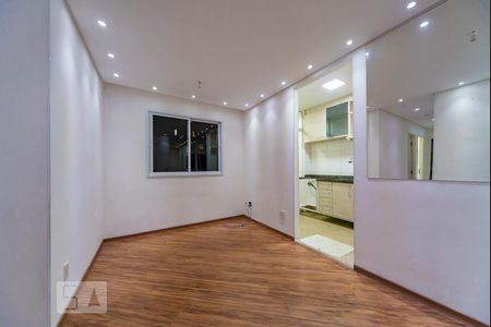 Sala de apartamento para alugar com 2 quartos, 45m² em Jardim Utinga, Santo André