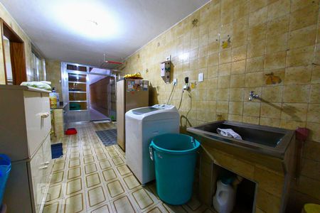 Casa à venda com 300m², 5 quartos e 6 vagas Casa à venda com 300m², 5 quartos e 6 vagasArea de Serviço