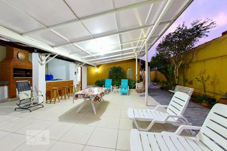 Casa à venda com 300m², 5 quartos e 6 vagas Casa à venda com 300m², 5 quartos e 6 vagasArea Comum