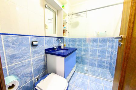 Casa à venda com 300m², 5 quartos e 6 vagas Casa à venda com 300m², 5 quartos e 6 vagasBanheiro da Suite 2