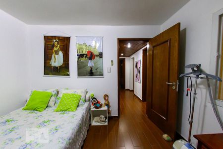 Casa à venda com 300m², 5 quartos e 6 vagas Casa à venda com 300m², 5 quartos e 6 vagasQuarto 2