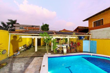 Casa à venda com 300m², 5 quartos e 6 vagas Casa à venda com 300m², 5 quartos e 6 vagasquintal