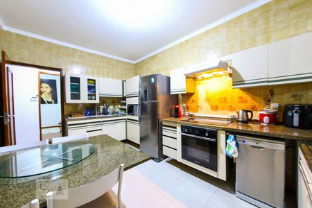 Casa à venda com 300m², 5 quartos e 6 vagas Casa à venda com 300m², 5 quartos e 6 vagasCozinha