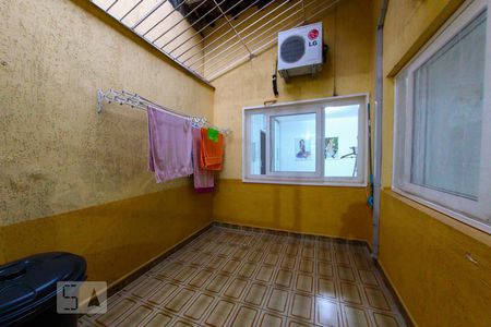 Casa à venda com 300m², 5 quartos e 6 vagas Casa à venda com 300m², 5 quartos e 6 vagasArea de Serviço