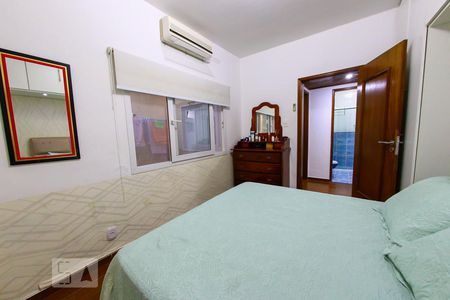 Casa à venda com 300m², 5 quartos e 6 vagas Casa à venda com 300m², 5 quartos e 6 vagasSuite 1