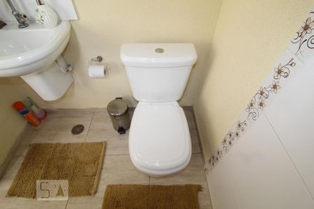 Casa à venda com 240m², 4 quartos e 3 vagasBanheiro 4 serviço