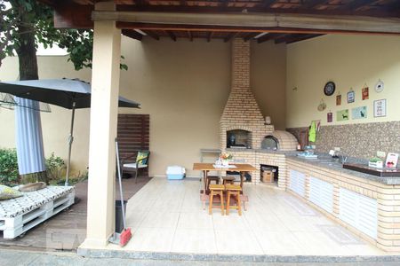 Casa à venda com 240m², 4 quartos e 3 vagasChurrasqueira