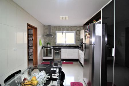 Casa à venda com 240m², 4 quartos e 3 vagasCozinha