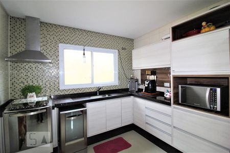 Casa à venda com 240m², 4 quartos e 3 vagasCozinha