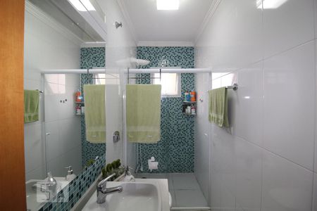 Casa à venda com 240m², 4 quartos e 3 vagasBanheiro 3 social