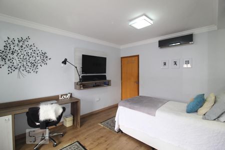 Casa à venda com 240m², 4 quartos e 3 vagasQuarto 2 suite