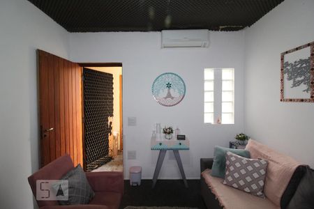 Casa à venda com 240m², 4 quartos e 3 vagasStudio 
